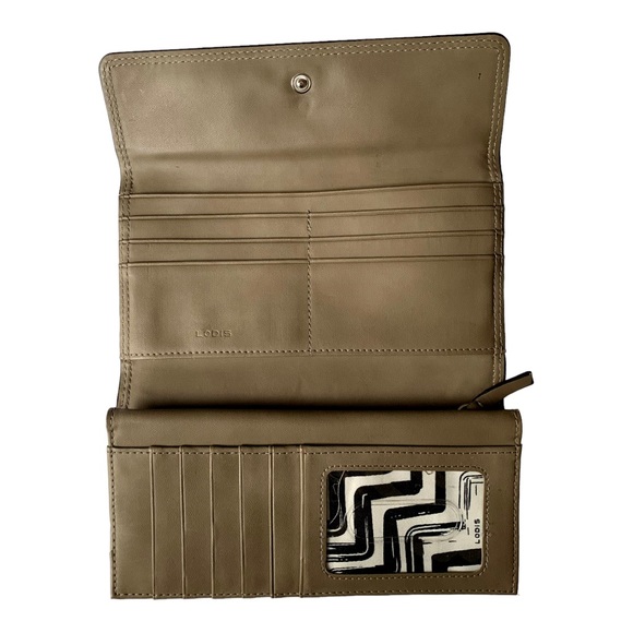 Lodis Magenta Pink Full Size Clutch Style Leather Wallet - Picture 3 of 10